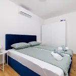 House Scaena יאדראנובו