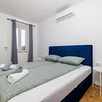 House Scaena יאדראנובו