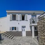 בית נופש House Scaena