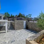House Scaena בית נופש יאדראנובו