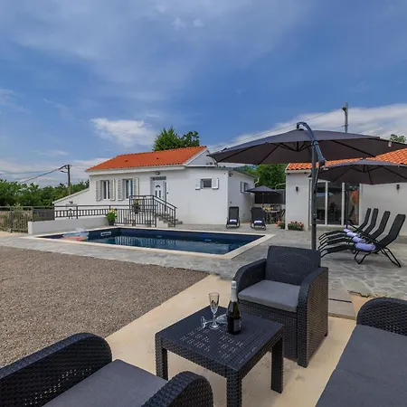 House Scaena Holiday home