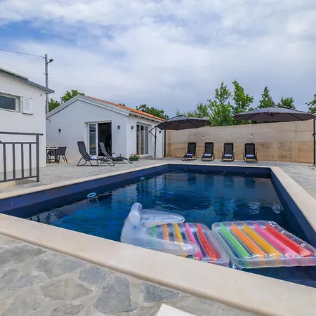 Holiday home House Scaena *