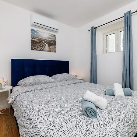 Holiday home House Scaena