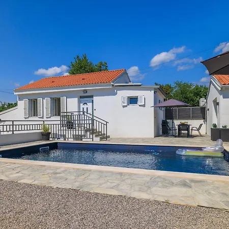 Holiday home House Scaena *
